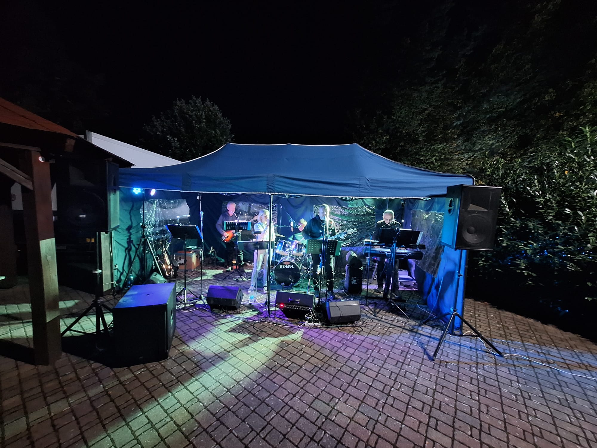 e4fee8eb-3701-440f-8a7f-db064a5837c6